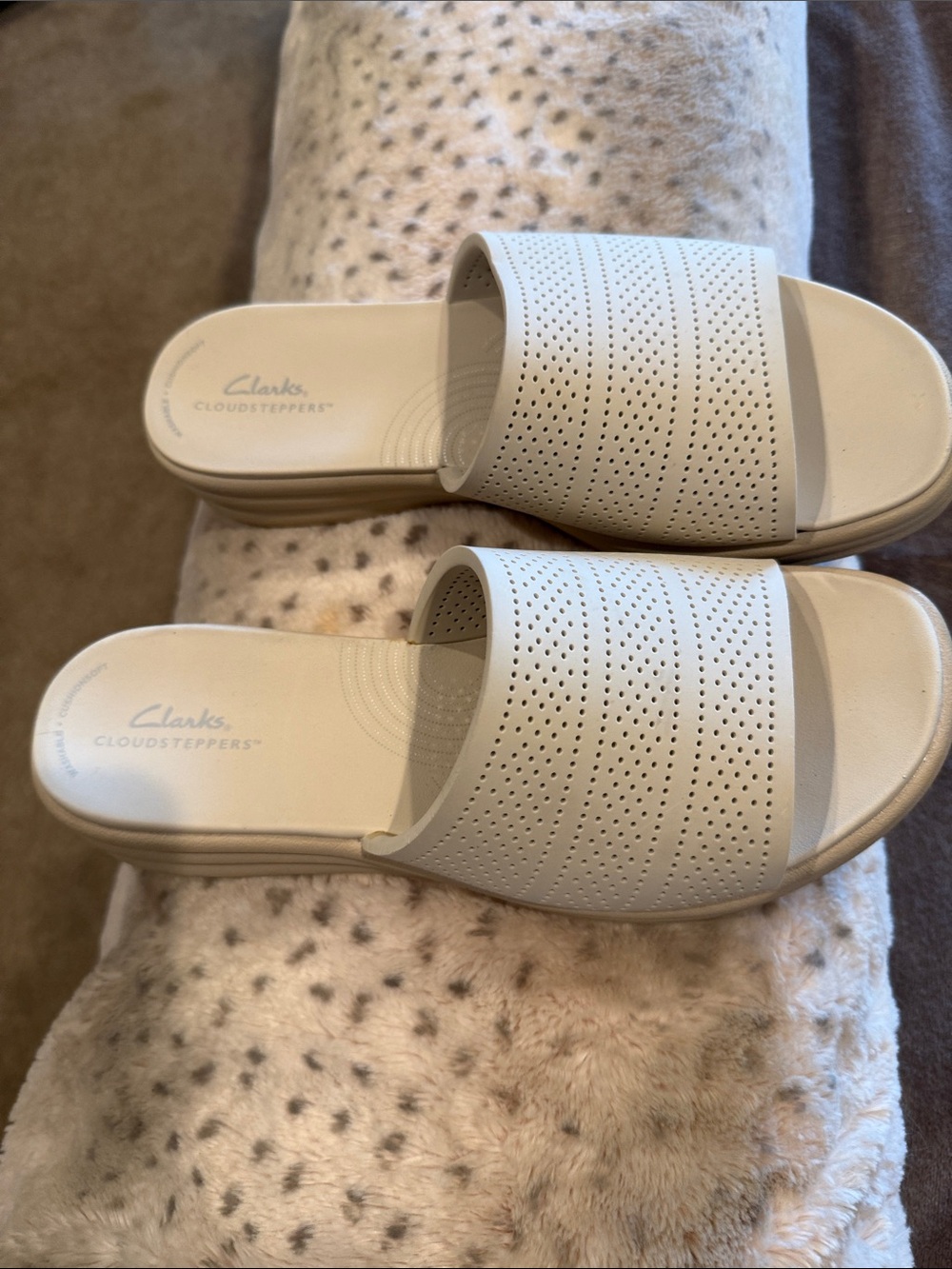 Clarks Cloudsteppers Women's White Perforated Slide Sandals